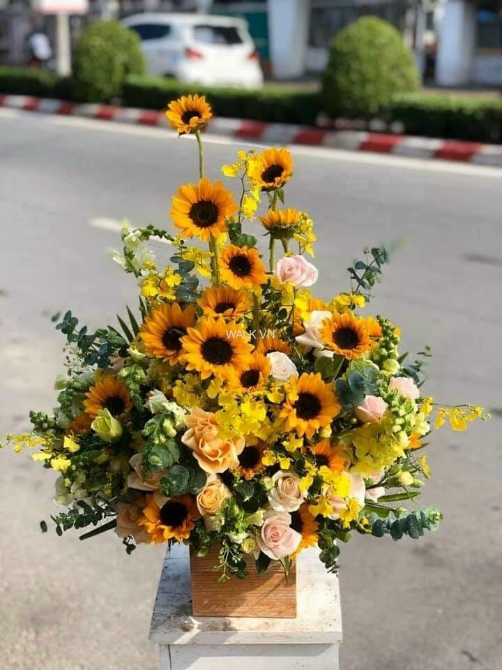Bình hoa chúc mừng của hoa Vip Phan Rang